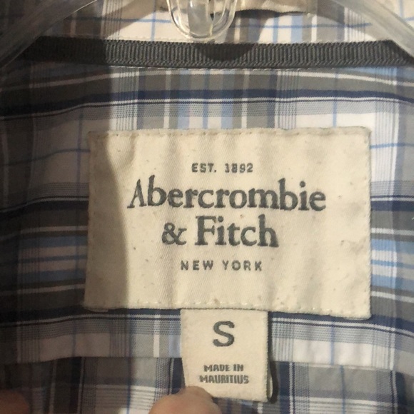3/$20 Abercrombie & Fitch Light Blue/Gray/White Button Down Shirt - Picture 3 of 4
